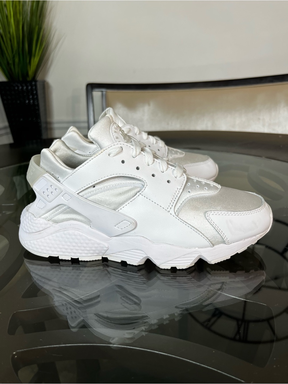 Nike Air Huarache Women’s Triple White Sz 9.5